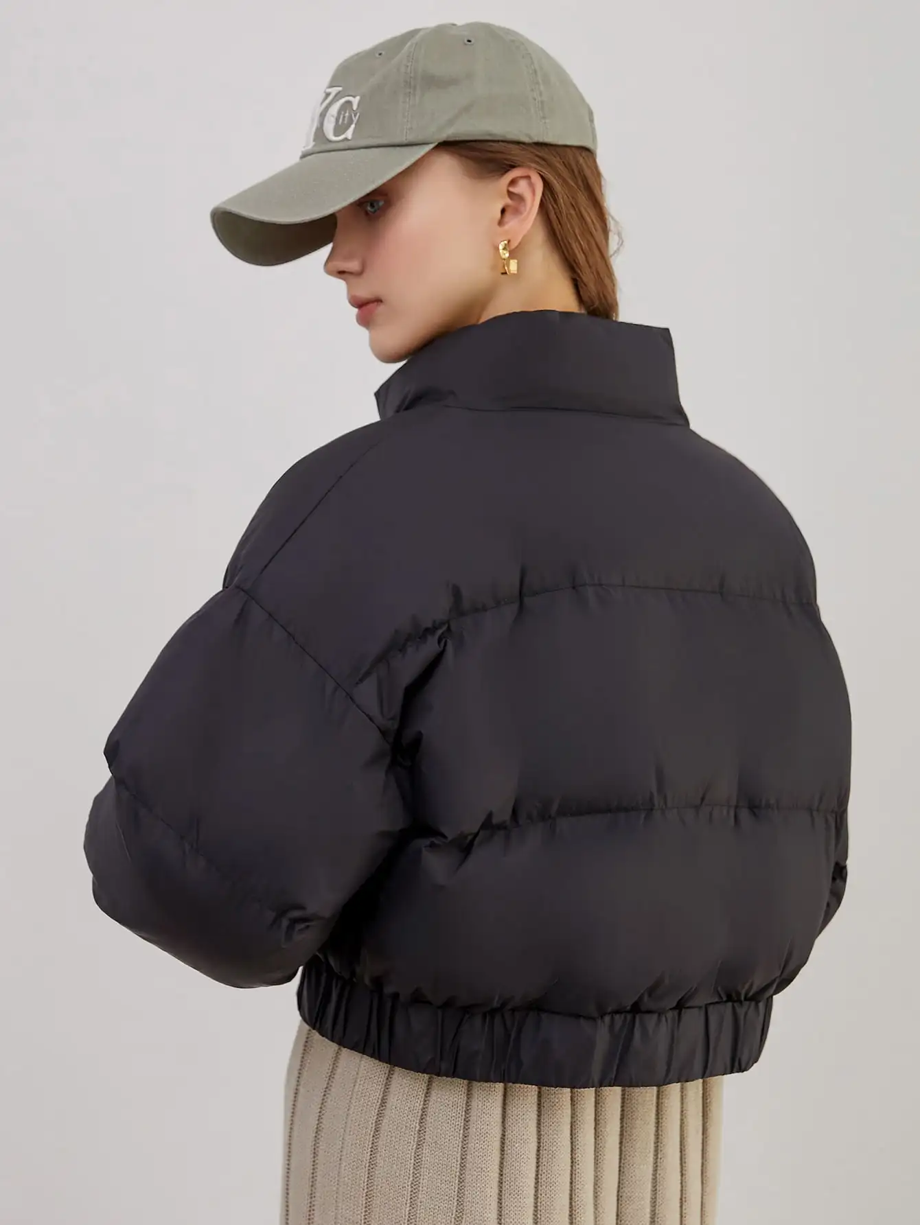 Custom Logo Funnel Collar Wholesale Winter Warm Clothes Coat Long Sleeve Black Crop Waterproof Puffer Jacket Women