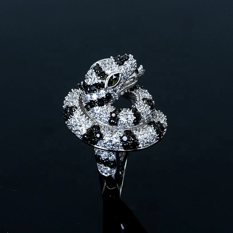 Factory wholesale striped snake black and white cluster ring prom hand jewelry  trendy personalized ring