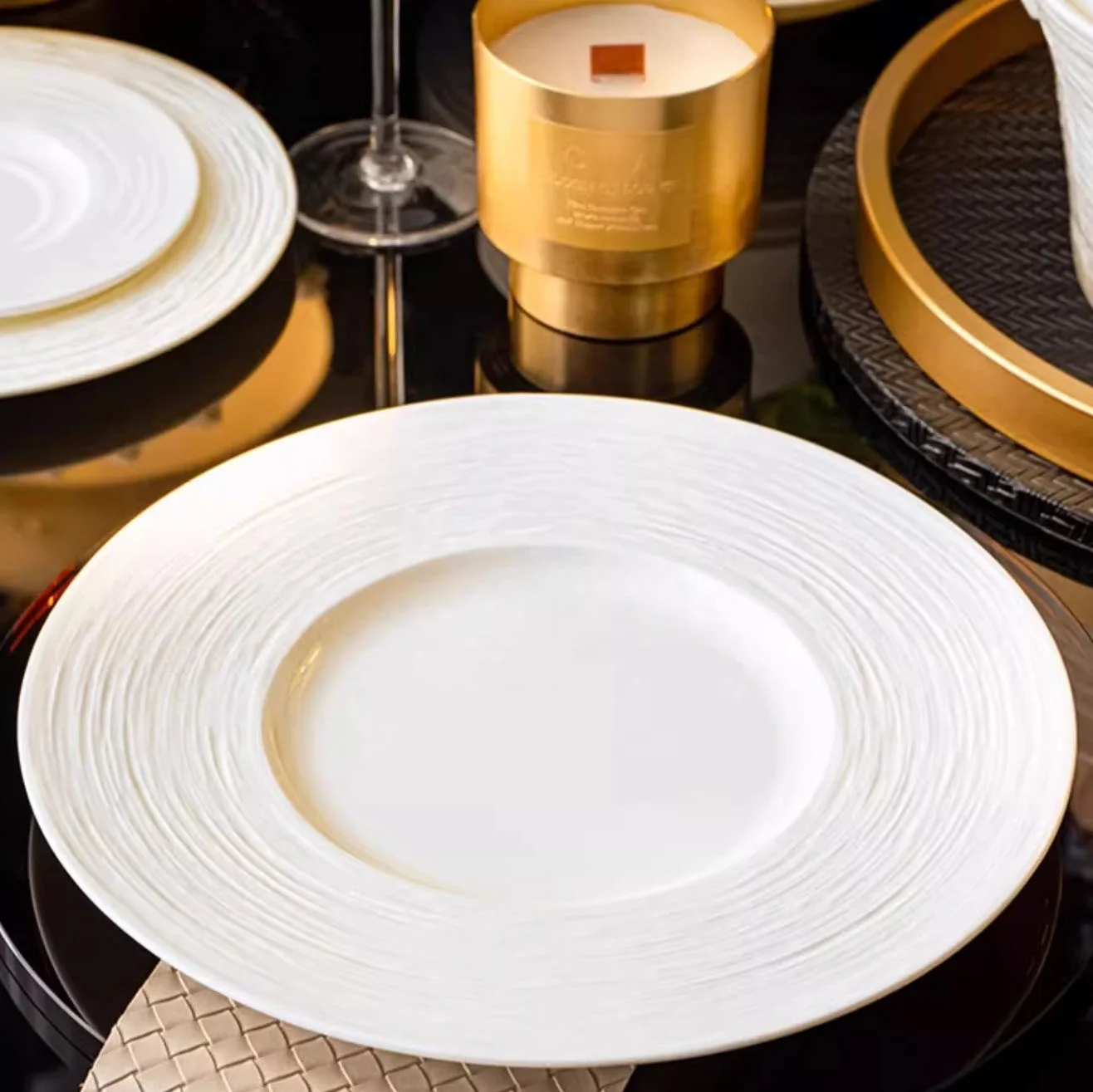 Light luxury pure white bone porcelain bowl and plate set high-end ceramic tableware for household use