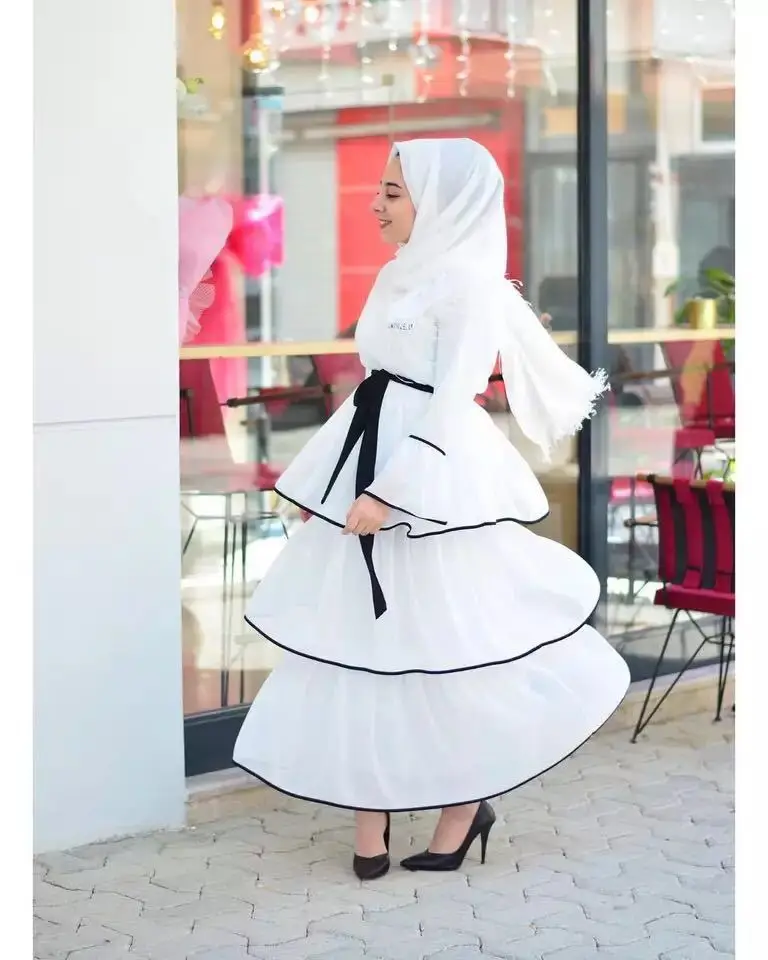 Arabian Women Robe Dress Long Skirt Islamic Clothing Muslim Fashion Gown Cake Layer Women Black and White Abaya Dress