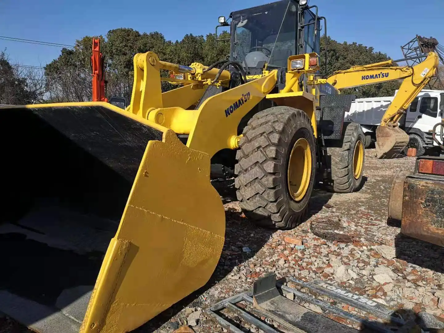 Used second-hand loaders earth-moving machinery komatsu wa320-5 of sale
