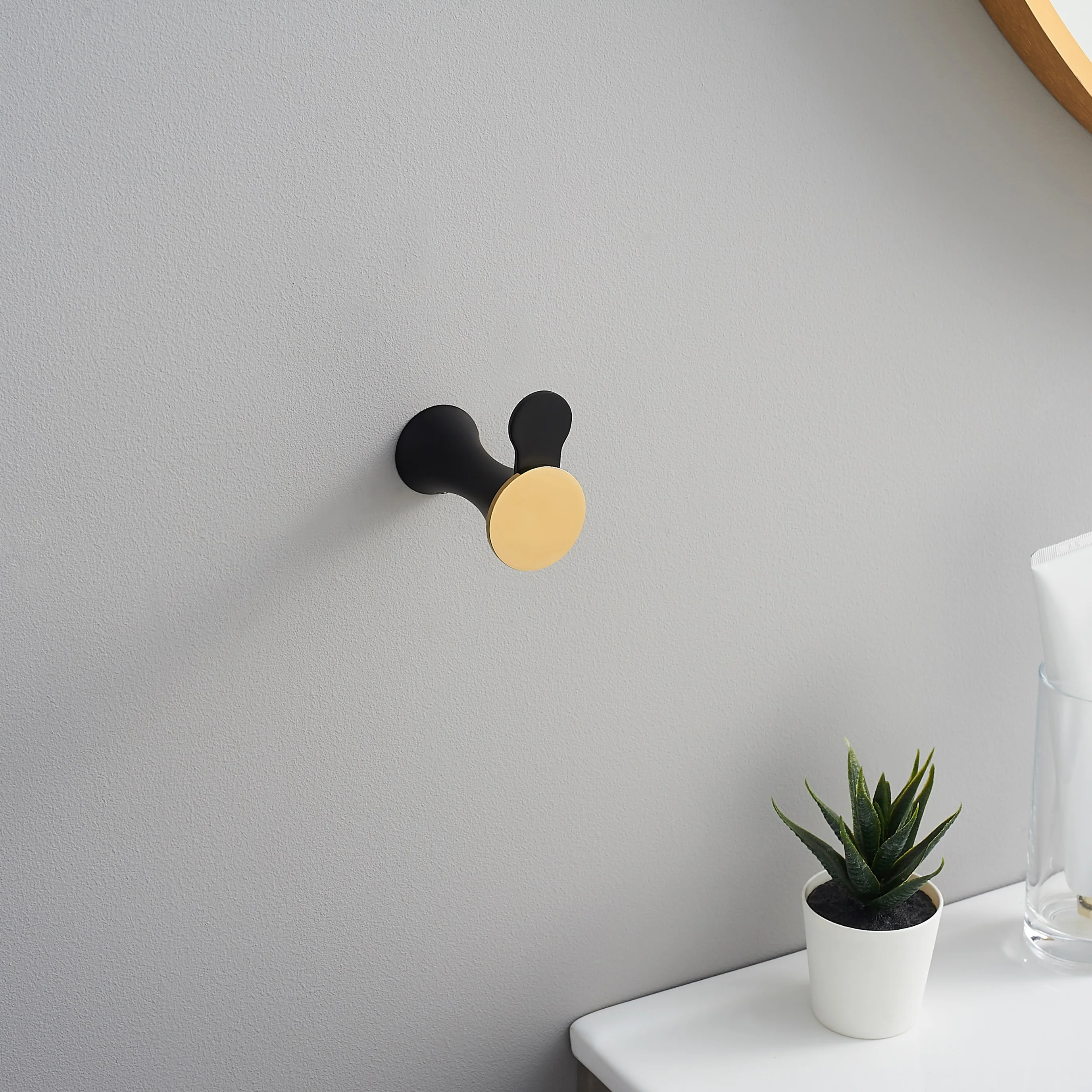 
Black gold wall-mounted bathroom accessories brass towel hook 