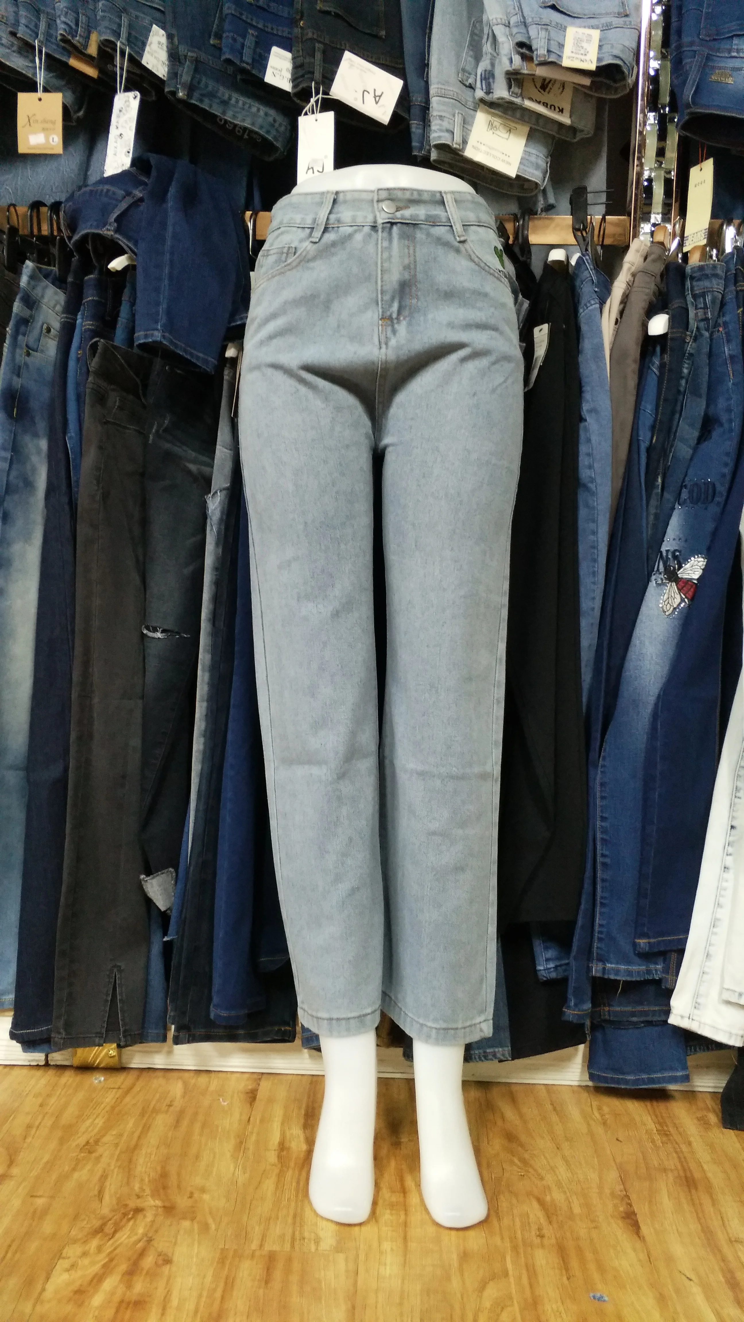 GZY Factory Stocks Fashion Women Straight Leg Integral Jean Pants Ladies Vintage Blue Distressed Women Jeans