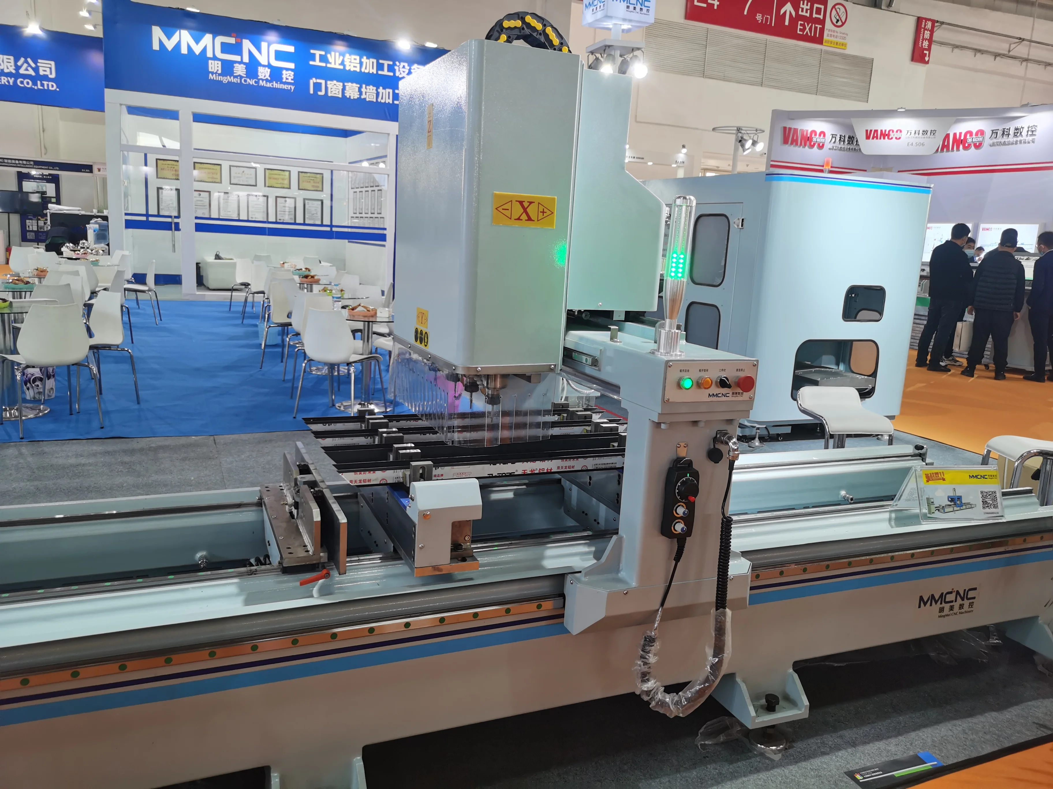 4 Heads, 3 Heads, 2 Heads Aluminium Profile CNC Milling Machine Hot Sale