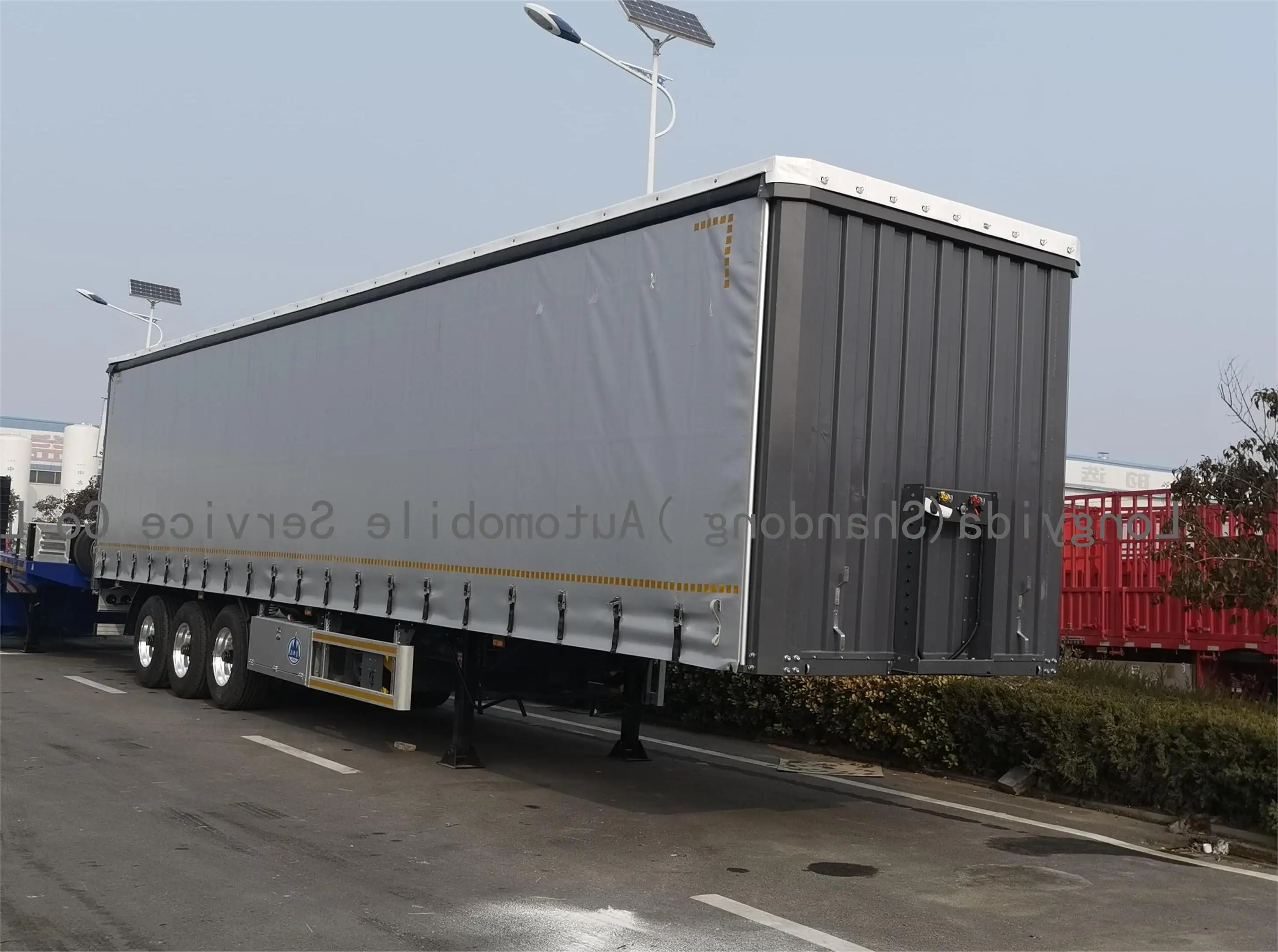 Factory Direct Sales High Quality 3-Axis 50T Semi-Trailer Van and Curtain Trailer with Air Suspension Waterproof Tarpaulin