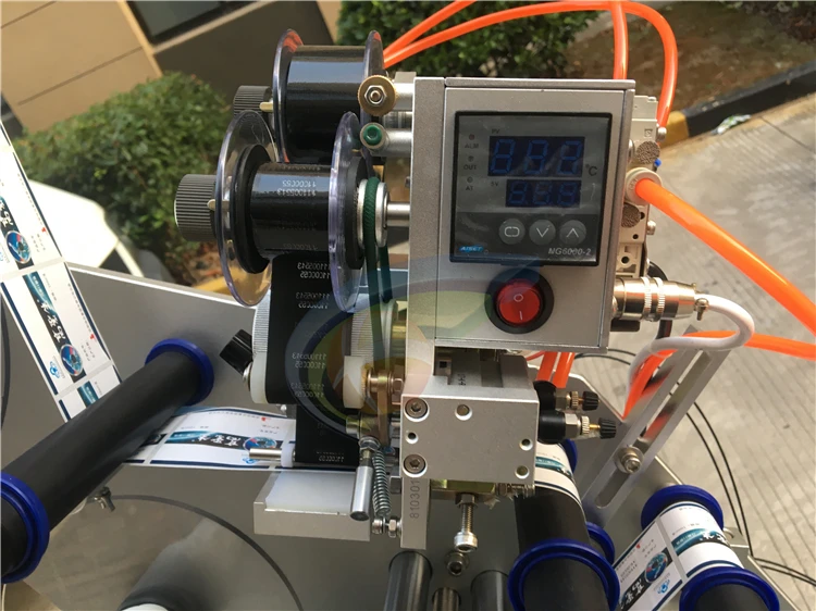 Quickly shipping automatic pen battery lipstick oral liquid sticker labeling machine