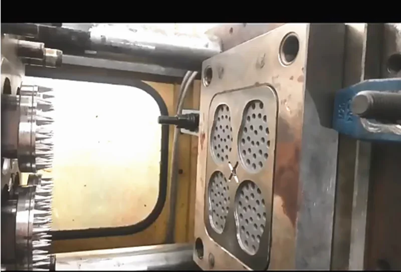 Professional manufacturer retail shampoo massage hair scalp massager comb brush silicone scalp massage brush