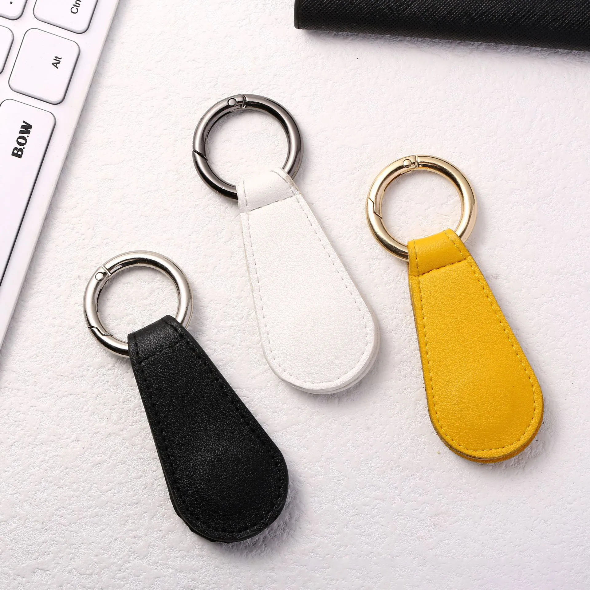 Magnetic Hat Clip Custom Hand Free Pu Leather Keychain Magnetic Sun Hat Clip Hand On Bag Backpack Luggage Travel Accessory