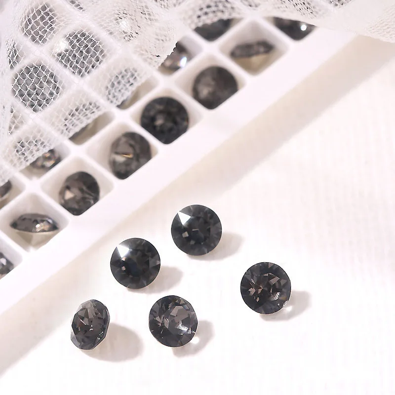 Wholesale Nail Accessories New Super Flash Nail Diamond Crystal Glass Sharp Bottom Square Top Diamonds
