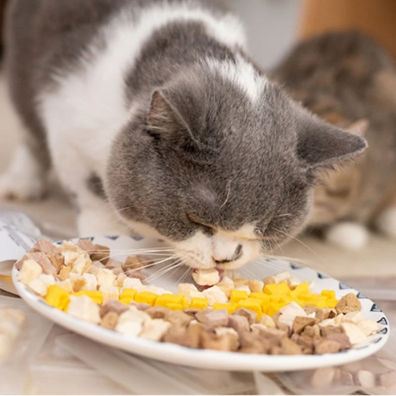 Freeze-dried cat claw online red cat snack Cat claw cartoon anomalous raw bone meat fat hair cheek OEM OBM ODM