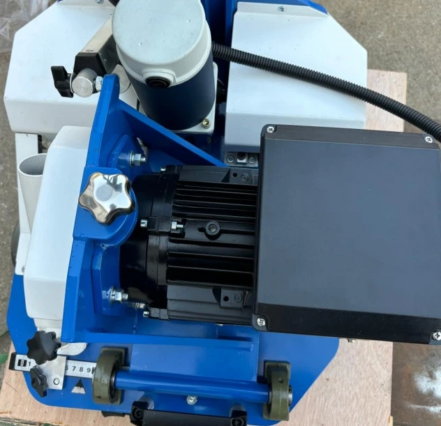 Self-Propelled Concrete Scarifier Floor Heating Milling Machine