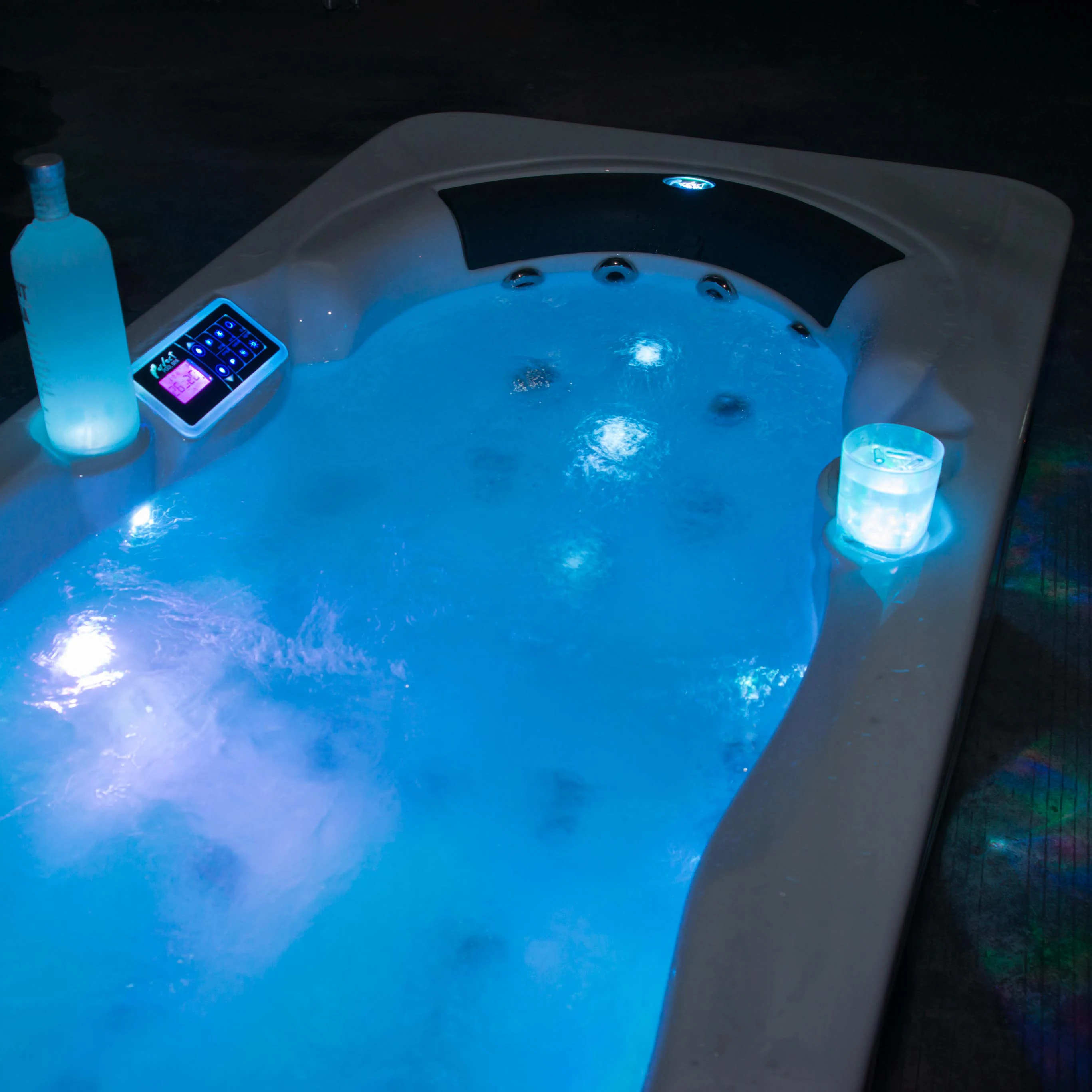 Hot Sale CE Approved massage whirlpool bathtub 1 Person mini Hot Tub