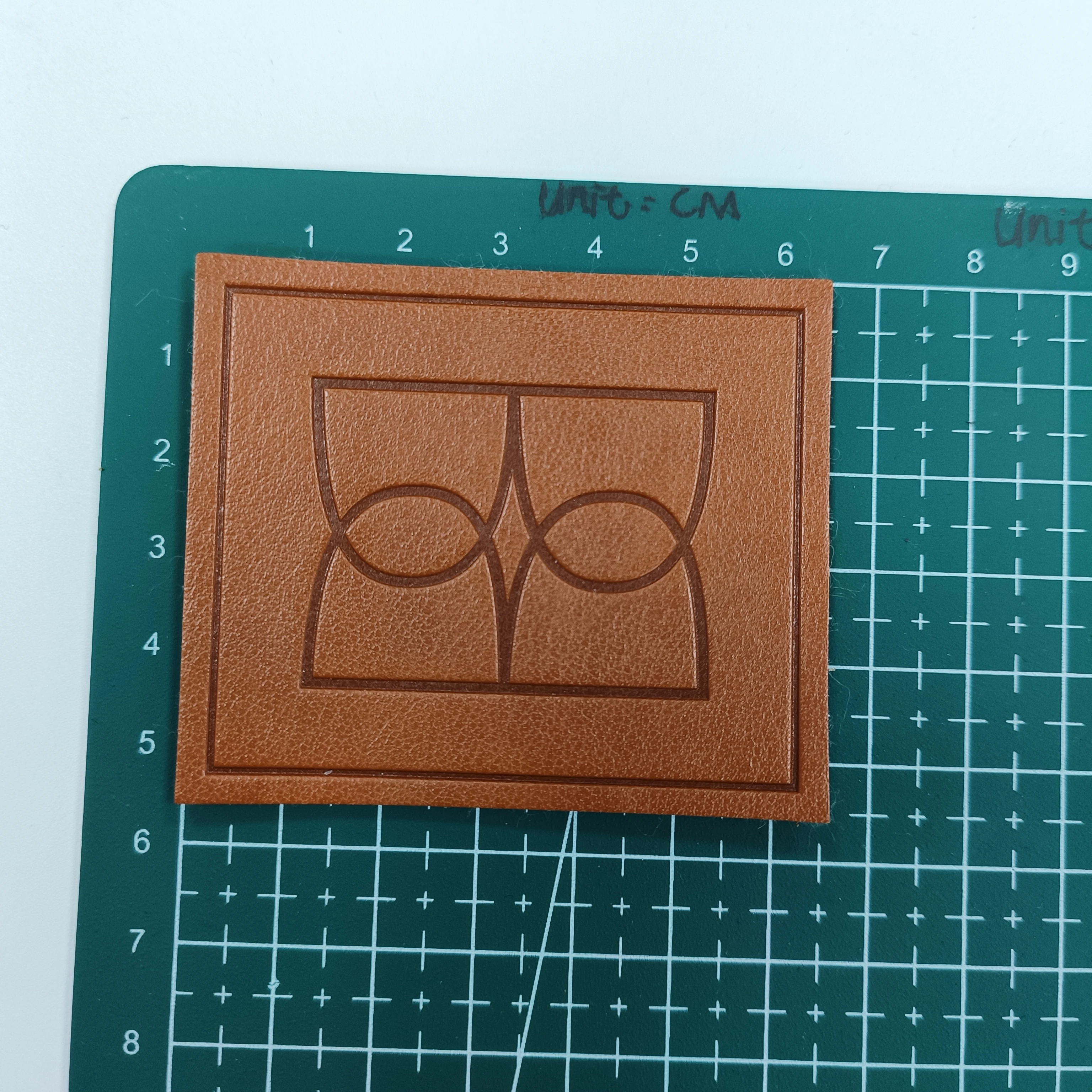 Customized Jeans with Genuine Leather Patches and Embossed Tags at Preferential Prices Fashion Clothing Metal Logo