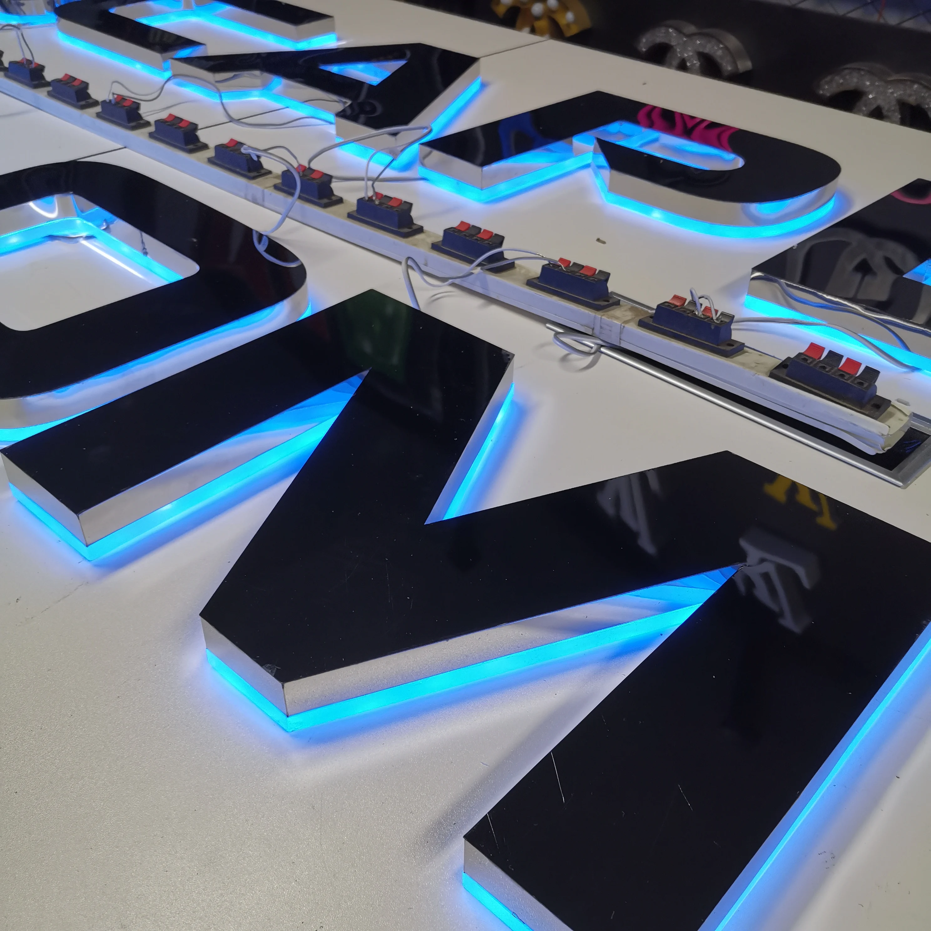 Manufacturer Custom Fast Shipping 3D Channel Advertising Signage Led Backlit Light Letter Sign