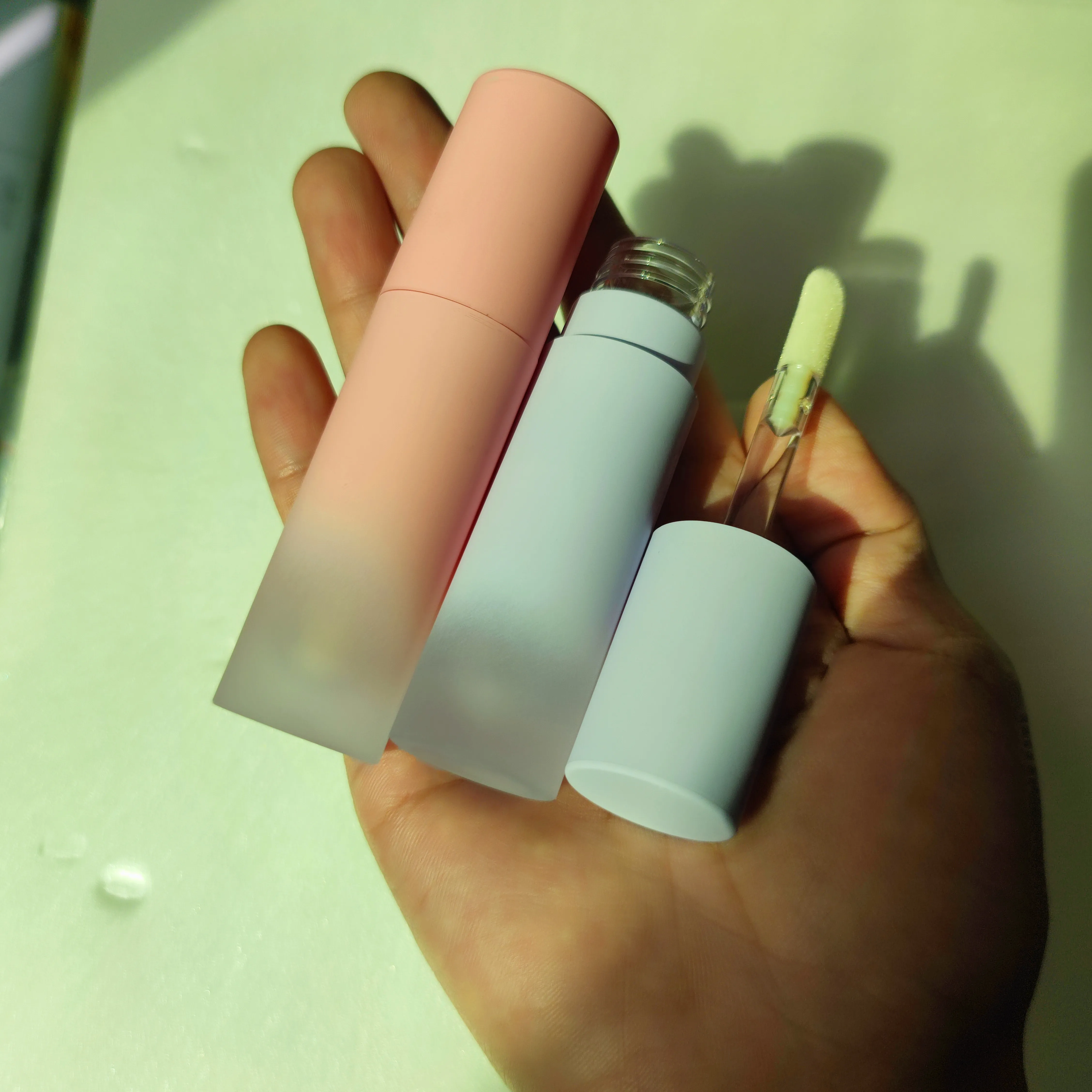 Round Concealer unique tube10ml luxury lip gloss empty tubes private label with big brush big wand Super big brush