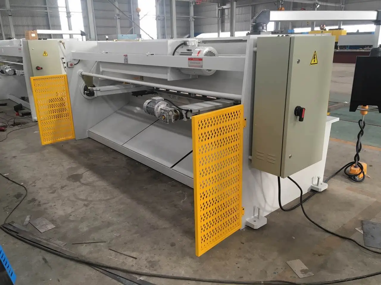 China factory direct sale QC12Y Series cutting shearing machine with E21S Control System