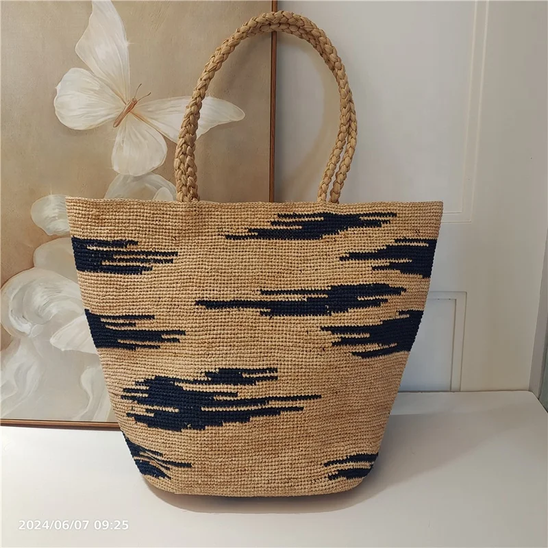 Summer  beach bag  large capacity women handbag handmade weave raffia  clutch bag environmental  material bag