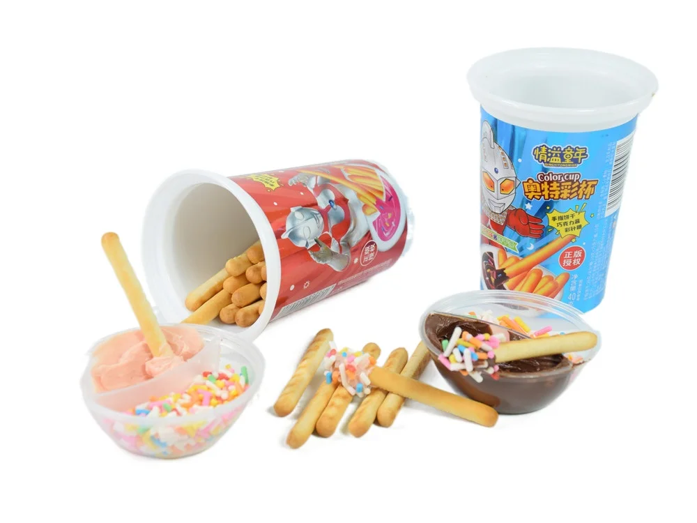 Chinese Snacks Food Children Chocolate Candy Wafers Strawberry Cream Mini Sticks Biscuits Chocolate Finger Biscuits Snack Cup
