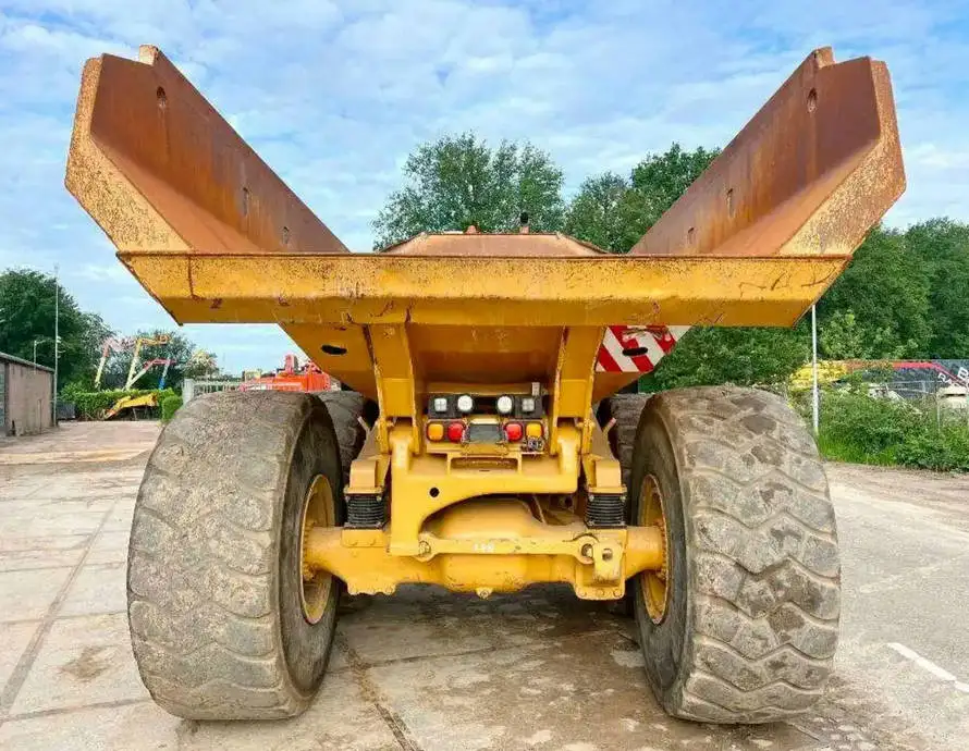 Used 740B Articulated truck Original USA 40 Ton Loading  Machinery Mining dump truck for sale