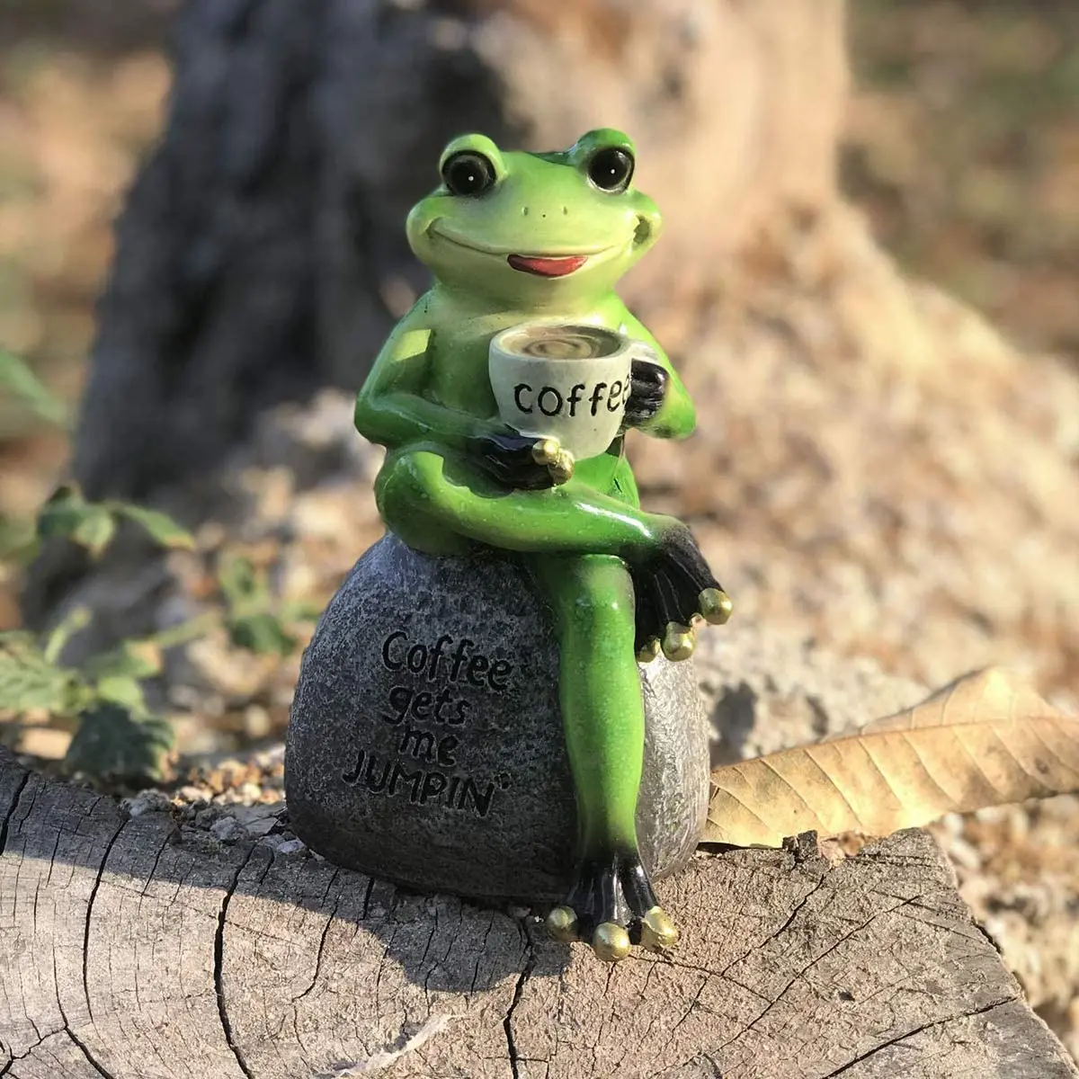 Green Frog Sitting Statue Frogs Garden Decor Statues for Yard and Garden Indoor Outdoor Decoration Animal Sculpture