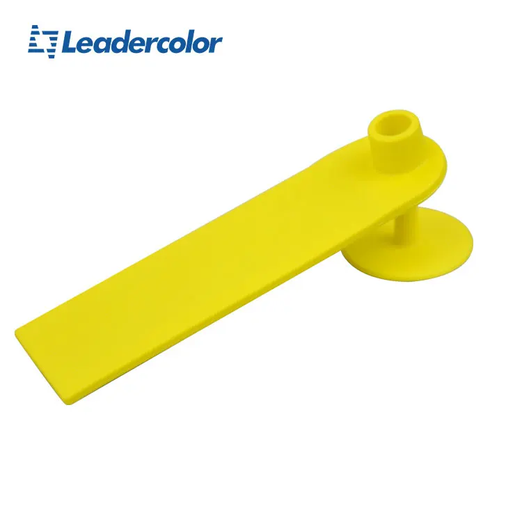 Wholesale Passive 840~960Mhz UHF RFID Long Range Animal Strip Ear Tag For Farm Management