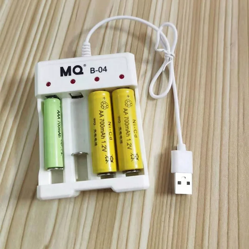 Wholesale Portable USB Charger Four Slots Battery Charger Rechargable Battery Charger