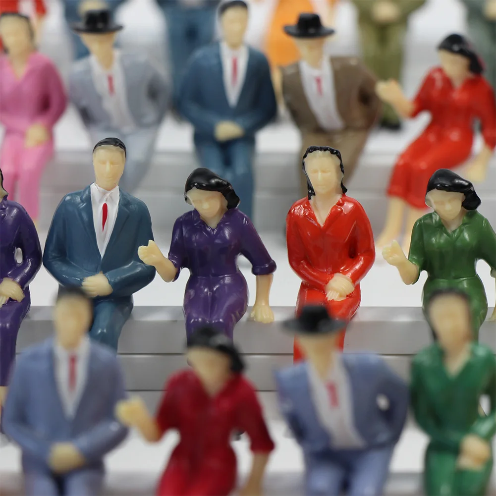P2526 Model Train Railway  G scale Sitting Figures 1:25 Painted Seated People