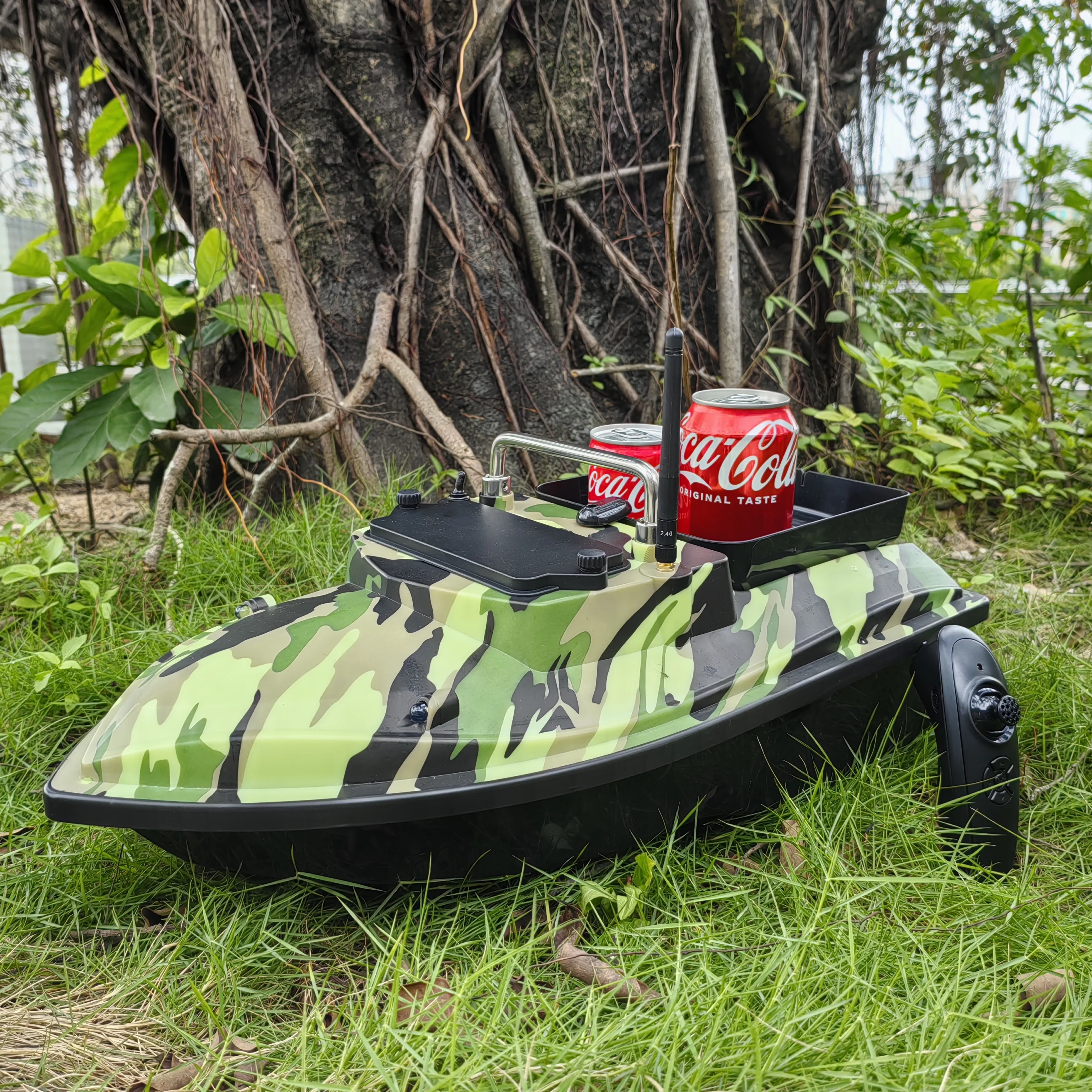 Camo Green V050 Small Boats For Fishing Bait Boat Fish Finder For Boats 500M Dual Hoopers One Key Cruise Dual Hoopers LED Lights