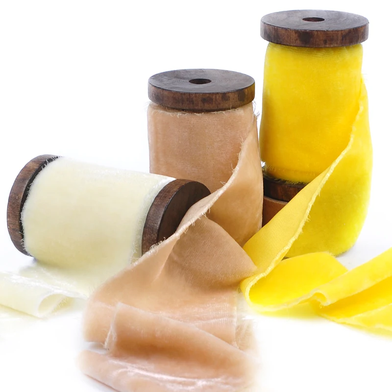 Оптовая продажа высокое качество 50 мм цвет под заказ красный Премиум бархатный рулон 38 потертый шелковый материал необработанный край