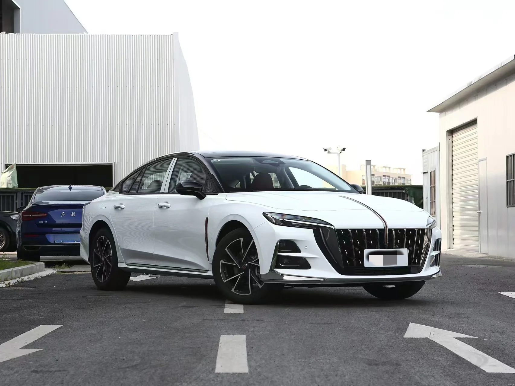 2024 New Luxury Medium 2.0T To the United States 5-seater Red Flag H6 Gasoline Sports Car For Sale Chinese Luxury Cars