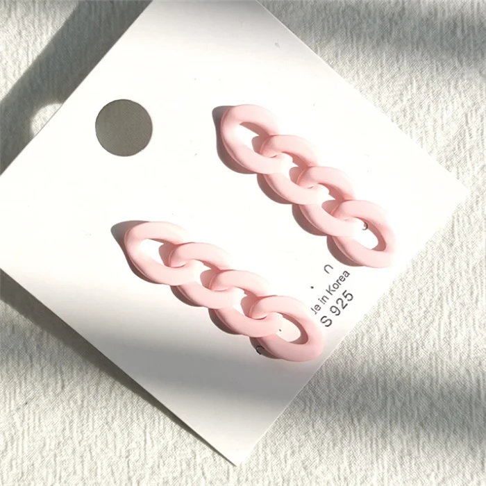 chain earrings (9).png