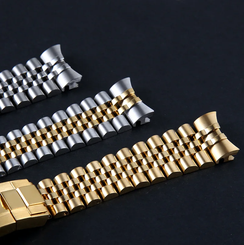 men watch jubilee band (8).jpg