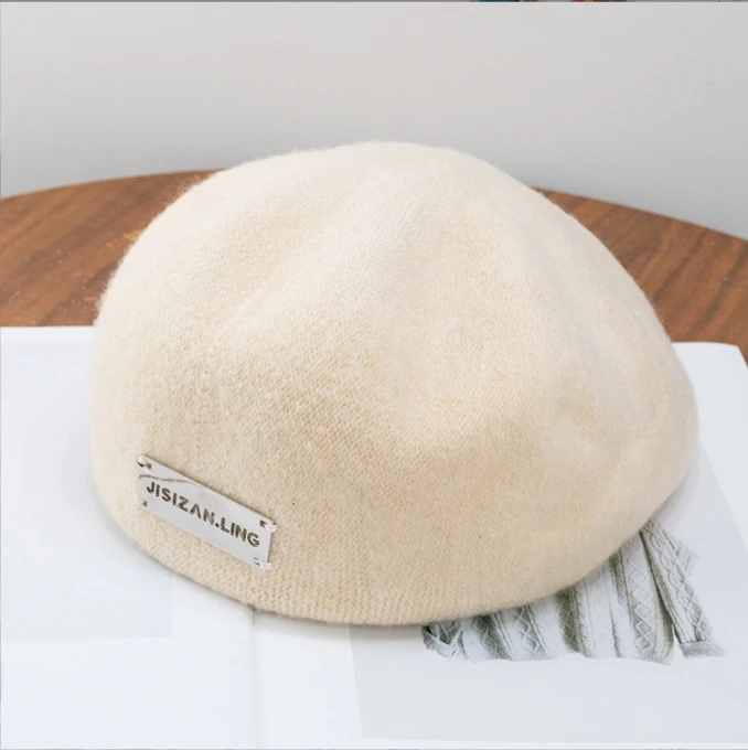 Wholesale New Arrival Winter Warm Solid Beret Hat Casual Retro Anti-Forward Hat For Women