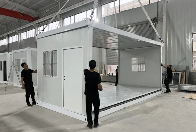 Canada Containerized Luxury Mobile Tiny Home Modular Prefab Folding Container Home House Cheap Price For Worker Easy Install