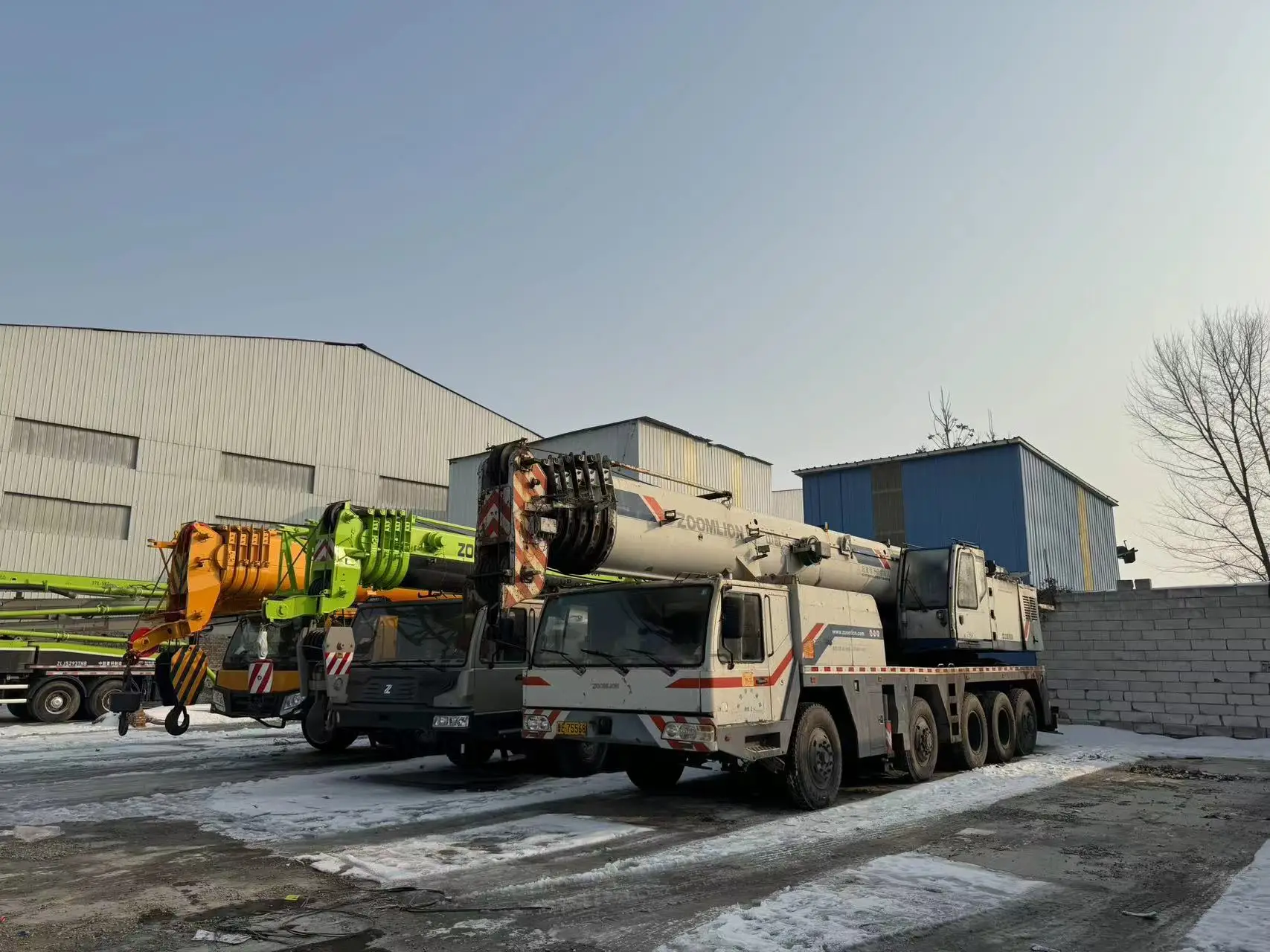 Purchased Chinese Zoomlion  product model QY100K-II 100 Ton Truck other cranes tower cranes