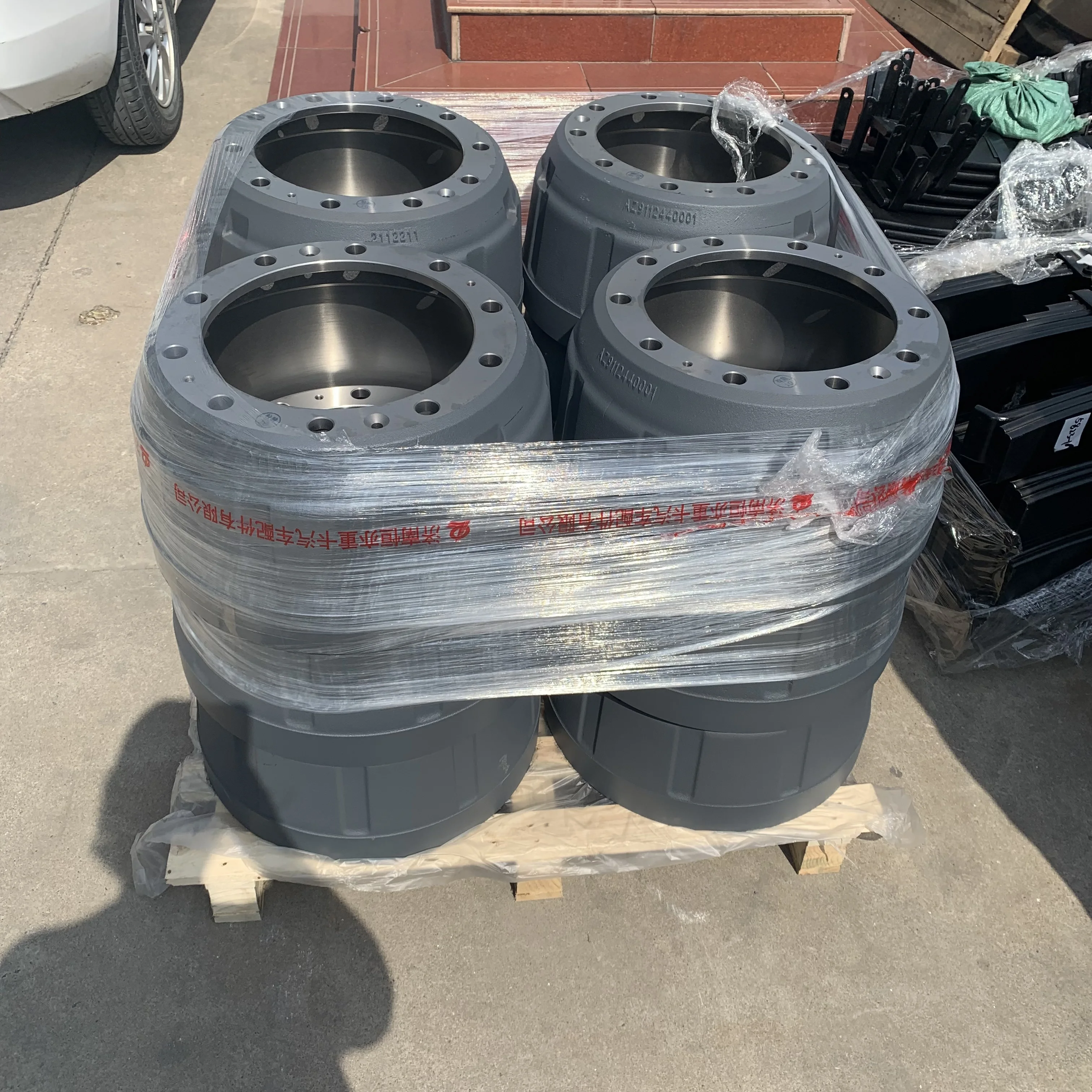 Sinotruk Howo cheaper parts Front Brake Drum AZ9112440001