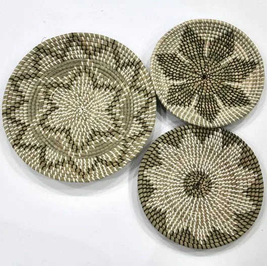 Set of 3 Rattan Wall Hanging Baskets Decor Seagrass Woven Wall Basket Plates Handmade Decorative Bowl with Hook Wicker Wall Tray