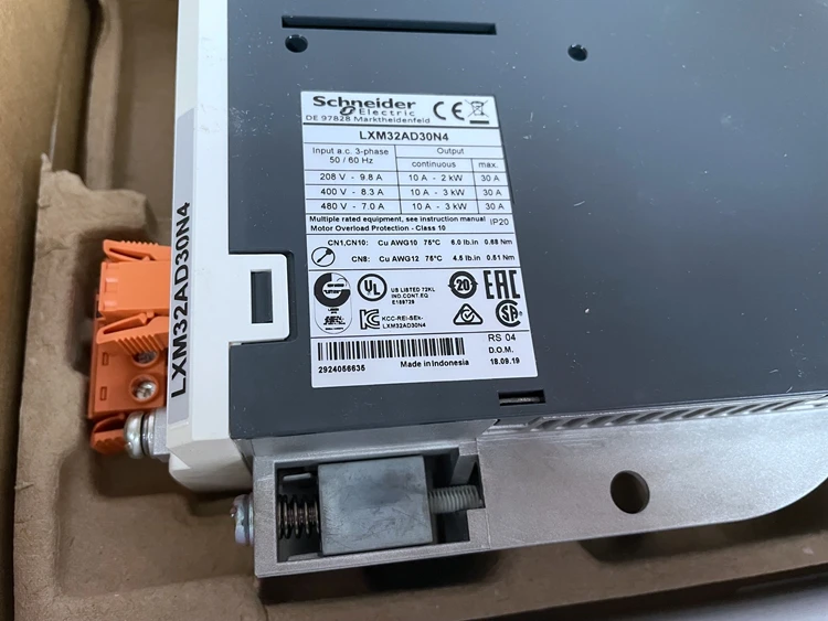  Трехфазный сервопривод LXM32AD30N4 Lexium 32 напряжение питания 208/480 В 3