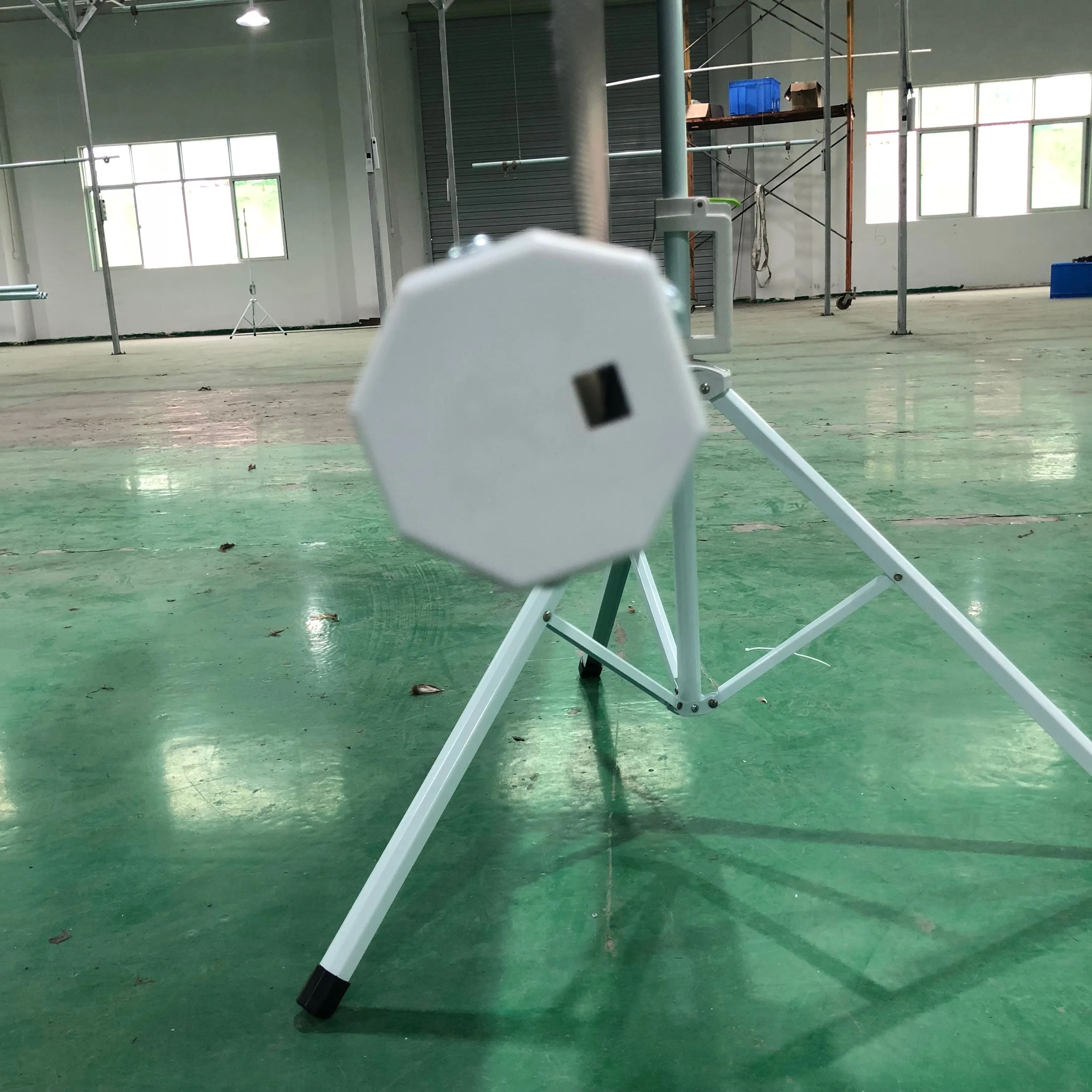 Portable tripod screen indoor 120inch advertising projection screen with projector tripod stand for classroom