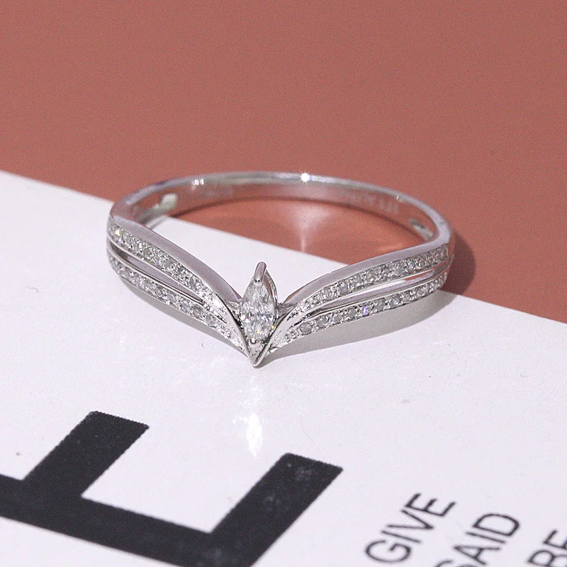 High quality diamond engagement crown ring white gold for women fine jewelry