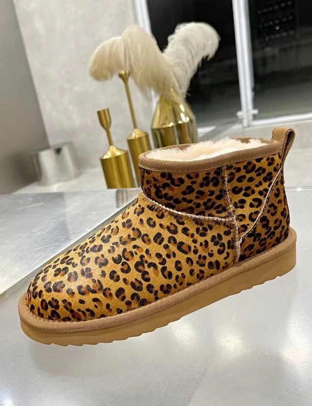 2021 winter new milk Cow patterned  Outdoor waterproof warm sheepskin snow boots for women and kids