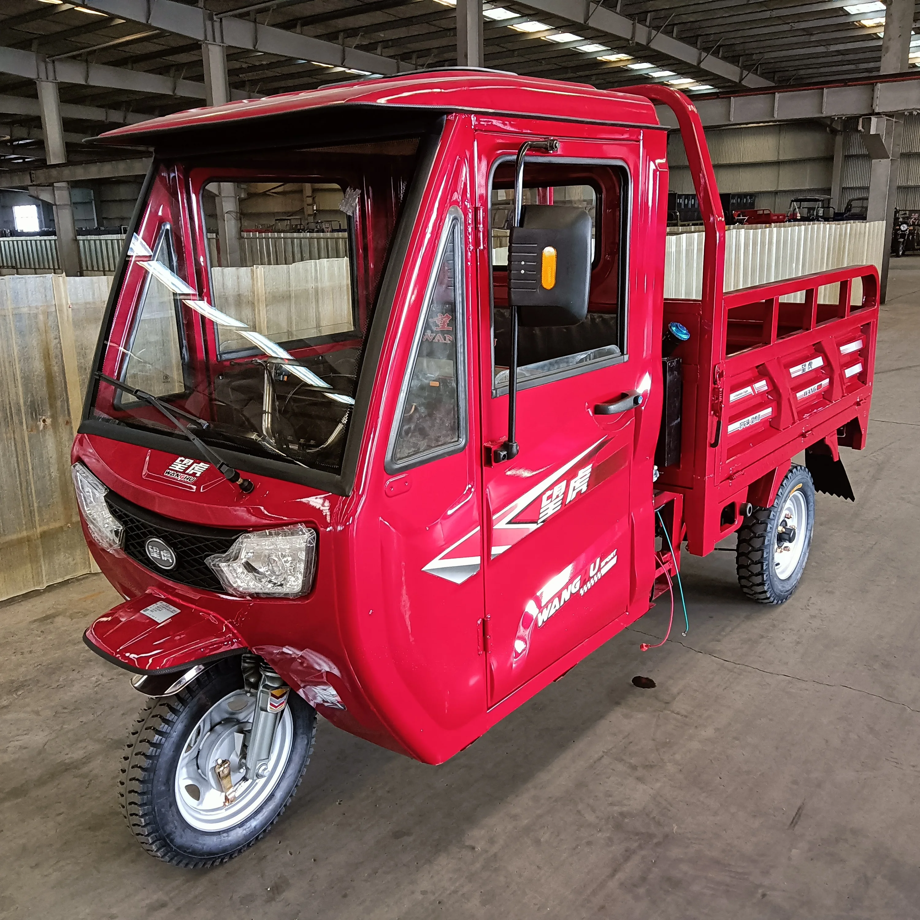 Semi-enclosed Fuel Oil Three Wheel Motorcycle Five Water Cooled Self Unloading Load king Climbing Wang