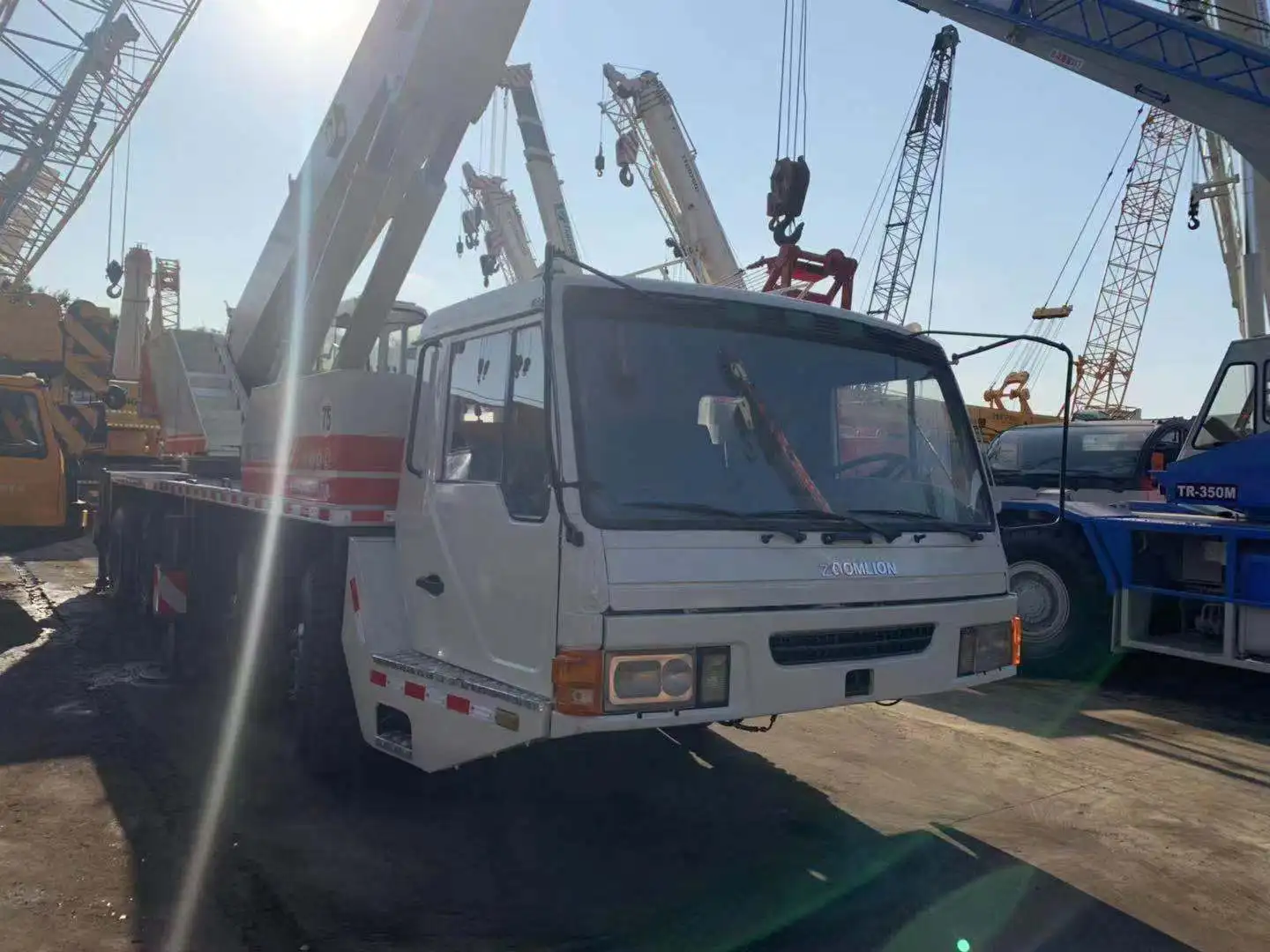 Low Price Telescoping Crane Zoomlion Crane 50 Ton Crane for sale