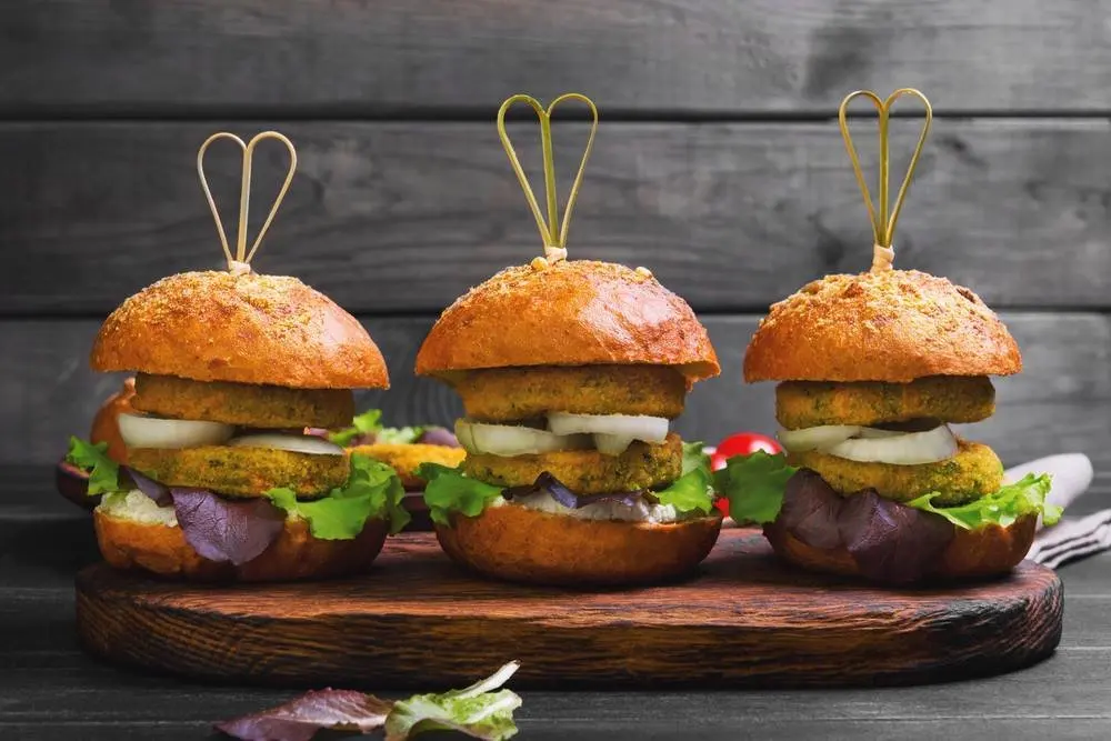 Cheap and quality Chinese factory wholesale heart-shaped barbecue sticks