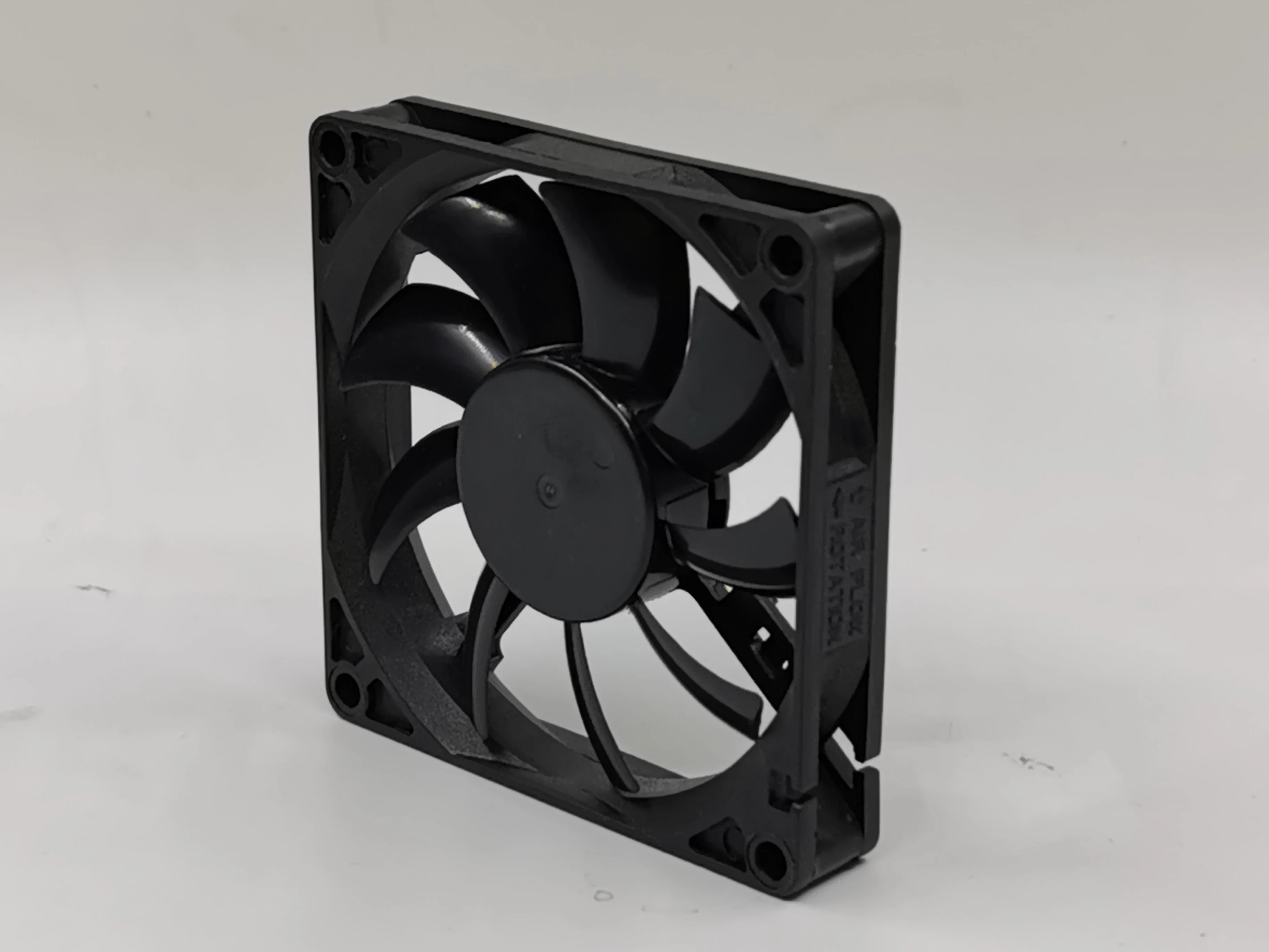 5v Dc Cooling Fan 8015 Silent Axial Flow Exhaust Ball Bearing Rotary Dc Fan Brushless 80mm Cooling 12v Dc Fan