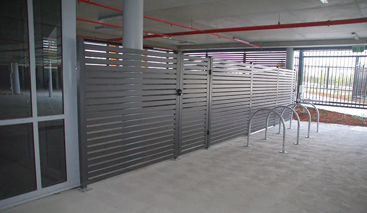 Factory privacy vertical slat fencing panels aluminum slats for fence with good price