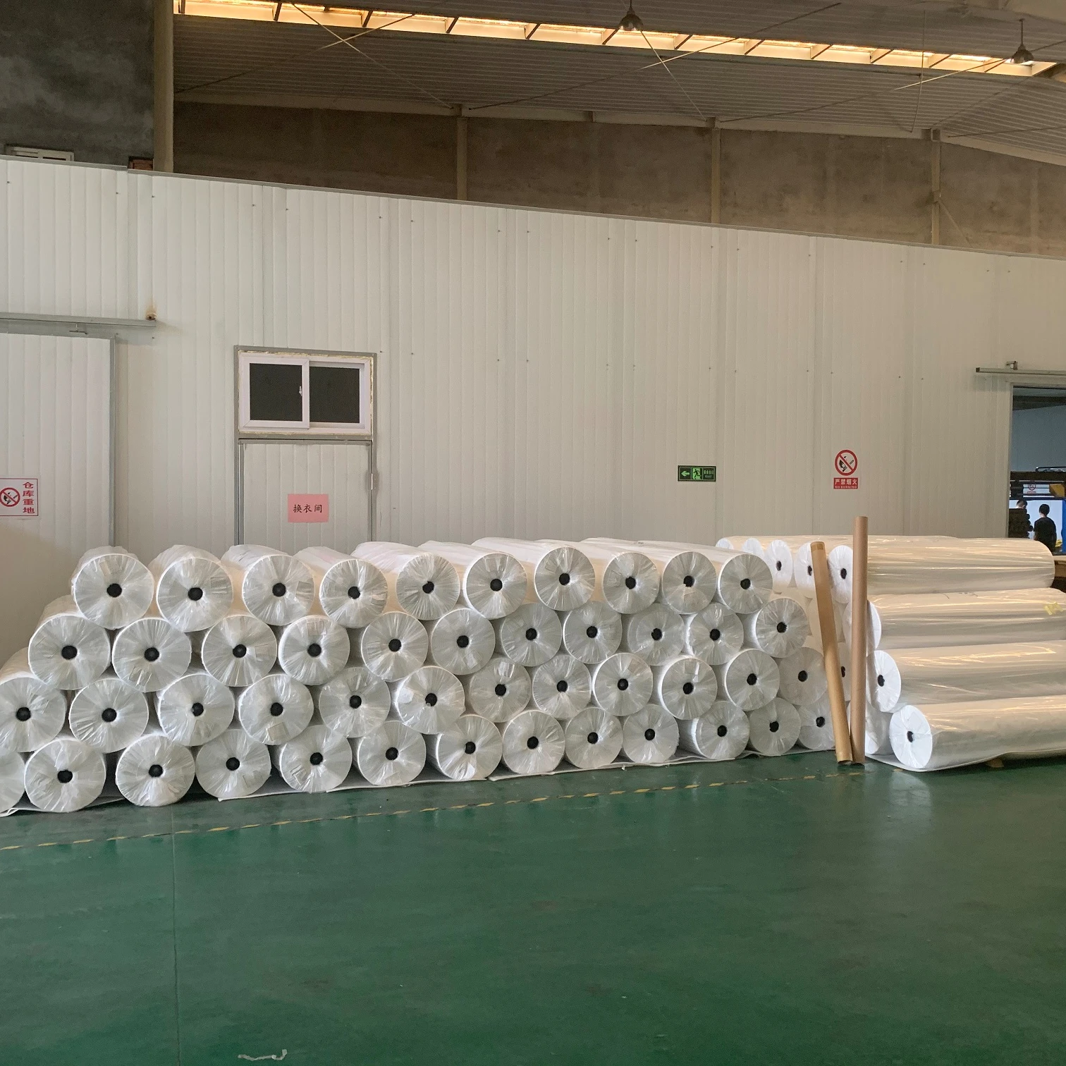 Non Woven Laminated Fabric Coated PE Breathable Film For Type 5/6 Medical Protective Coveralls Suit Fabric Material