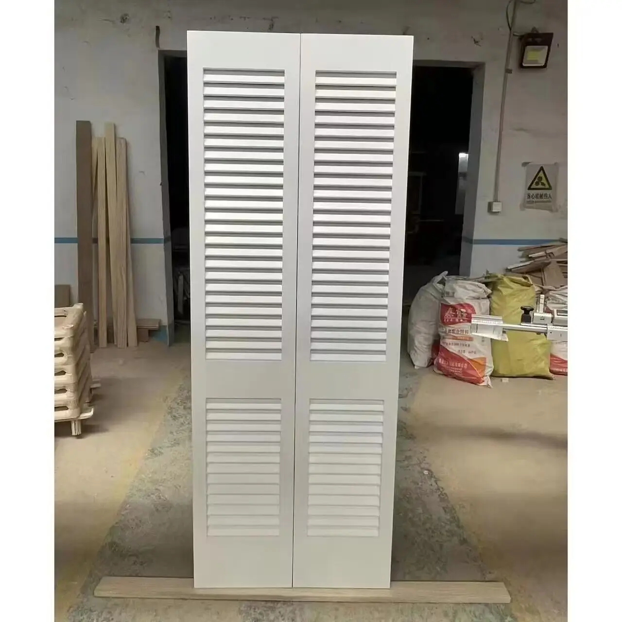 white primer louver  bifold doors