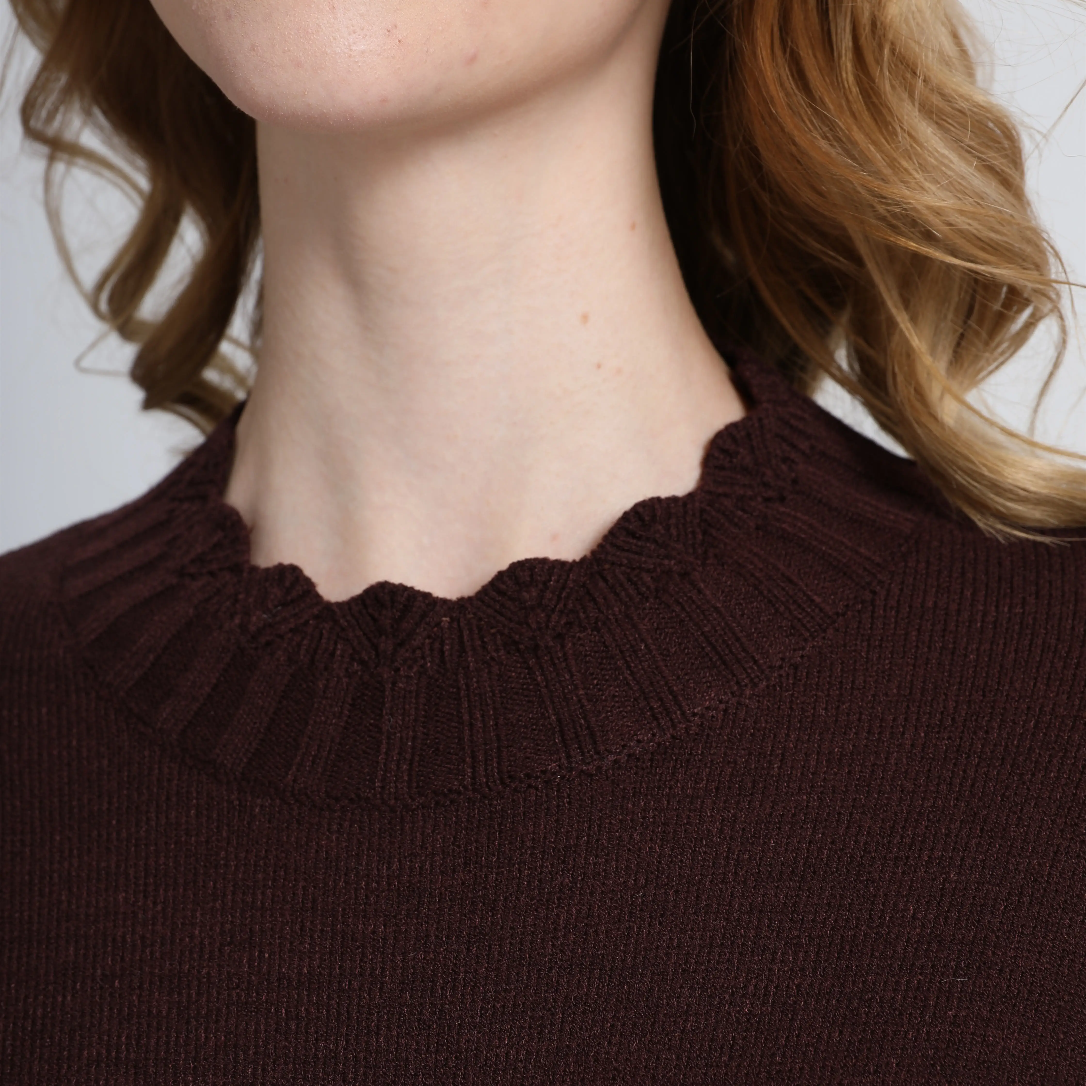 High Quality Brown Wool Women Sweater Soft Adorable Knitwear Warm Round Neck Pullover Black White Bee Patterned Jumper