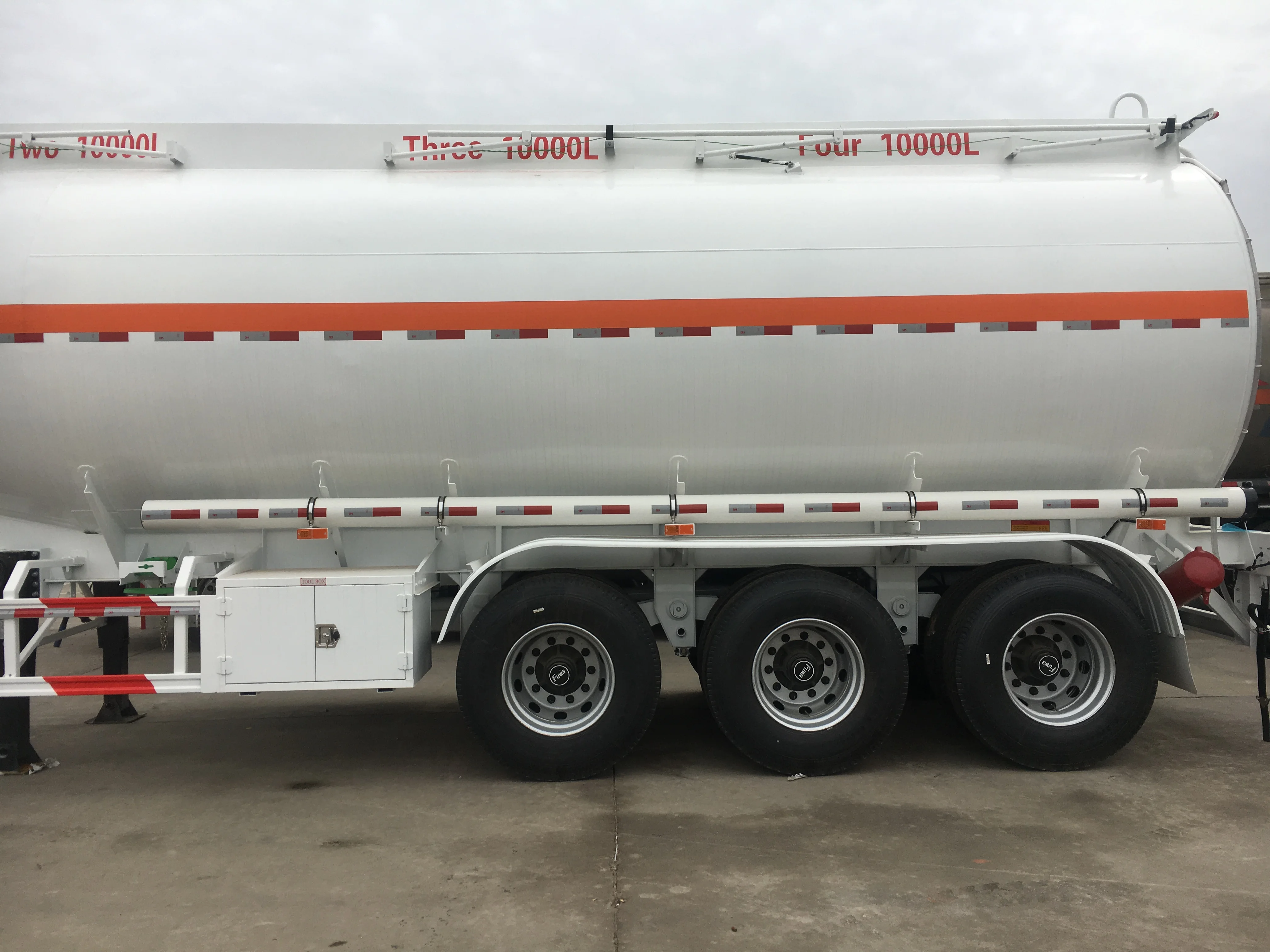 Heavy Duty Petrol Diesel Oil Fuel Tank Tanker Truck Semi